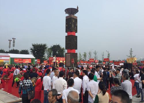 揚州建城2500周年大型系列展覽開展(圖1) 渝交會4日閉幕 47.9萬人次逛展會