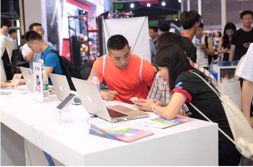 三體云動首次亮相ChinaFit健身展 為觀眾提供健身(圖2) 三體云動首次亮相ChinaFit健身展