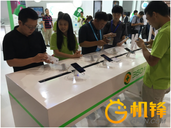 360手機(jī)產(chǎn)品亮相天翼展 作為受邀參展方之一(圖3) 360手機(jī)產(chǎn)品亮相天翼展 作為受邀參展方之一(圖3)