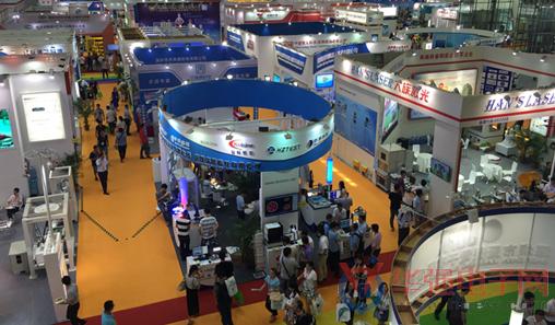 華強(qiáng)電子網(wǎng)引爆電子裝備展(圖1) 會展中心內(nèi)部