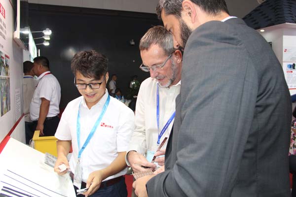 德生防水亮相第十四屆中國國際屋面和建筑防水技術展(圖5) 德生防水亮相第十四屆中國國際屋面和建筑防水技術展(圖5)