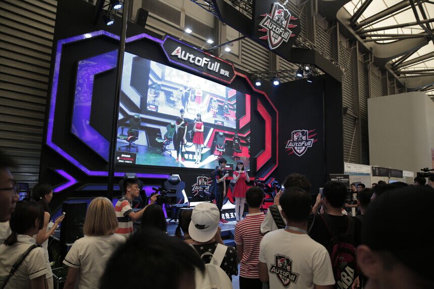 AutoFull傲風(fēng)電競(jìng)椅,2016China Joy展上大放異彩(圖1) AutoFull傲風(fēng)首創(chuàng)網(wǎng)布靠背電競(jìng)椅,2016China Joy展上大放異彩!