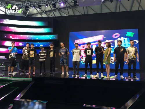 冰火碰撞 CJ最火日熊貓TV展臺迎來宿命對決(圖4) 冰火碰撞 CJ最火日熊貓TV展臺迎來宿命對決