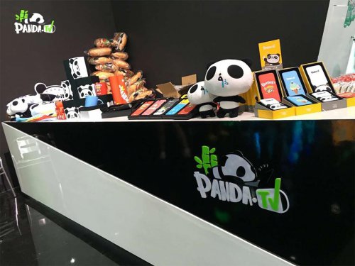 冰火碰撞 CJ最火日熊貓TV展臺迎來宿命對決(圖7) 冰火碰撞 CJ最火日熊貓TV展臺迎來宿命對決