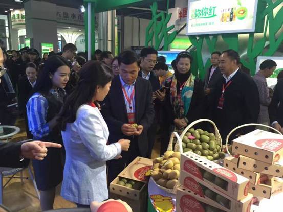 第三屆“生態(tài)涼都·高山珍品”高原山地特色農產品展銷會在六盤水市開幕(圖3) 第三屆“生態(tài)涼都·高山珍品”高原山地特色農產品展銷會在六盤水市開幕(圖3)