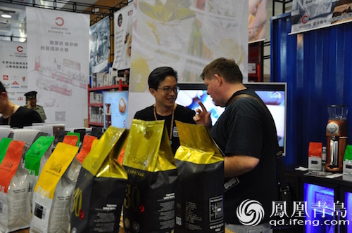 青島國際咖啡展第二日 中韓冠軍聯盟賽精彩紛呈(圖2) 青島國際咖啡展第二日 中韓冠軍聯盟賽精彩紛呈(圖2)