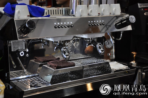 青島國際咖啡展第二日 中韓冠軍聯盟賽精彩紛呈(圖7) 青島國際咖啡展第二日 中韓冠軍聯盟賽精彩紛呈(圖7)