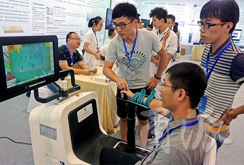 多功能育嬰箱、管道機器人…快來會展中心看高科“尖貨”